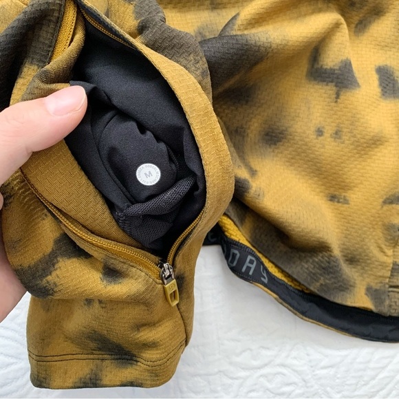 Lululemon Textured‎ Tech Hoodie, Diamond Dye Gold Spice Black - Picture 7 of 9